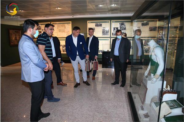 بازدید پیتر باچا عضو مجارستانی هیئت رئیسه اتحادیه جهانی کشتی از موزه ملی ورزش، المپیک، پارالمپیک