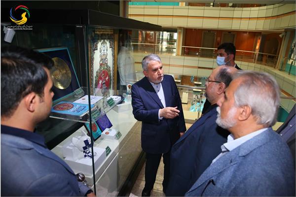 بازدید محمد شریعتمداری وزیر سابق تعاون، کار و رفاه اجتماعی از موزه ملی ورزش، المپیک، پارالمپیک