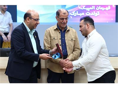 اهدای مدال توسط قهرمانان المپیک به موزه ملی ورزش