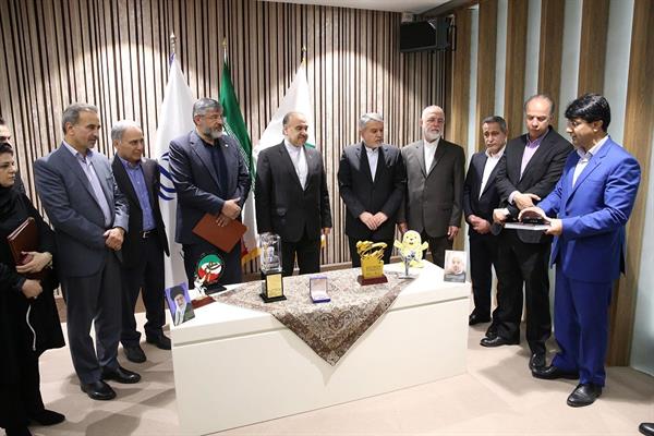 مراسم اهدا مدال و کاپ افتخارآفرینان ورزش کشور به موزه المپیک و پارالمپیک پارت اول