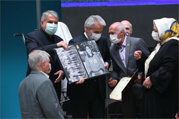 آئین رونمایی از تندیس پنج نفر از  مدال آوران تاریخ المپیک،پارالمپیک و شهدای ورزش کشور