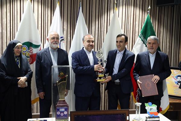 مراسم اهدا مدال و کاپ افتخارآفرینان ورزش کشور به موزه المپیک و پارالمپیک پارت دوم