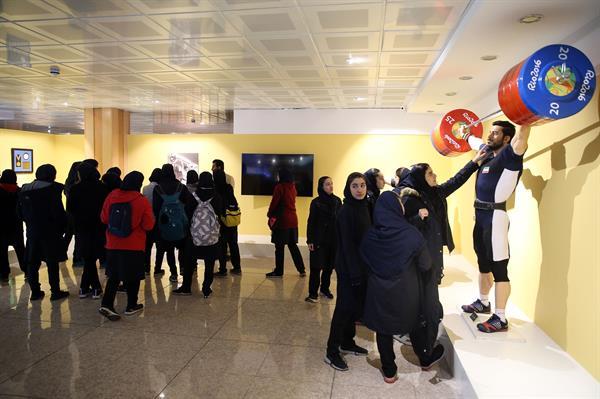 بازدید کنندگان موزه ملی ورزش، المپیک و پارالمپیک در آذر ماه پارت 1