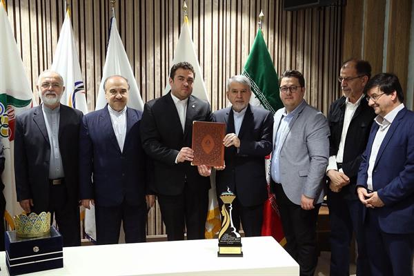 مراسم اهدا مدال و کاپ افتخارآفرینان ورزش کشور به موزه المپیک و پارالمپیک پارت دوم