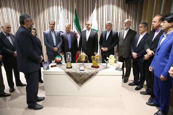 مراسم اهدا مدال و کاپ افتخارآفرینان ورزش کشور به موزه المپیک و پارالمپیک پارت اول