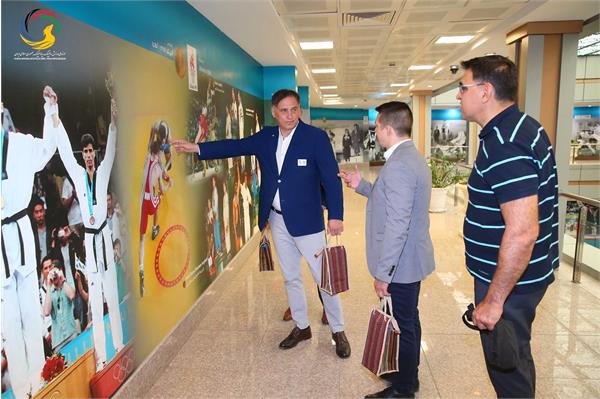 بازدید پیتر باچا عضو مجارستانی هیئت رئیسه اتحادیه جهانی کشتی از موزه ملی ورزش، المپیک، پارالمپیک