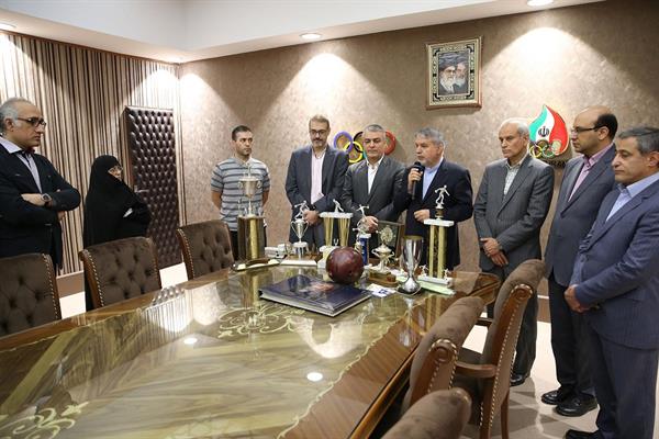 مراسم اهدا مدال و کاپ افتخارآفرینان ورزش کشور به موزه المپیک و پارالمپیک پارت سوم