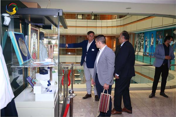 بازدید پیتر باچا عضو مجارستانی هیئت رئیسه اتحادیه جهانی کشتی از موزه ملی ورزش، المپیک، پارالمپیک