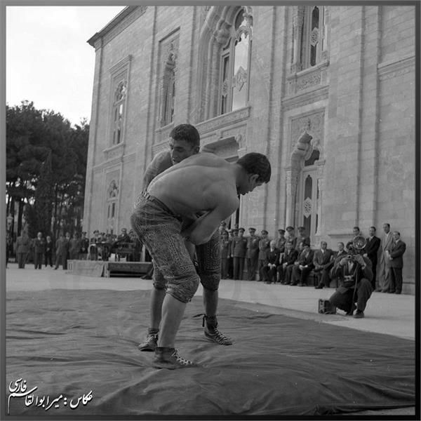 دیدار پایانی کشتی پهلوانی کشور در کاخ مرمر