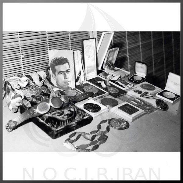 نمایی از مدال‌ها و نشان‌های افتخار جهان پهلوان غلامرضا تختی