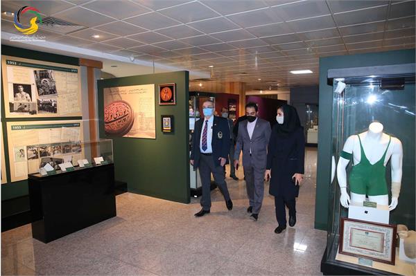 بازدید گاستون پاراژ رئیس فدراسیون جهانی پاورلیفتینگ از موزه ملی ورزش، المپیک، پارالمپیک