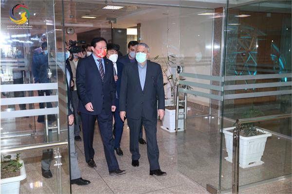 بازدید سفیر کشور چین و هیئت همراه از موزه ملی ورزش، المپیک، پارالمپیک