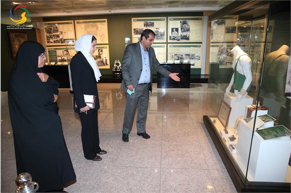 بازدید سمیرا اصغری جوانترین عضو کمیته بین المللی المپیک (IOC member) به همراه مهین فرهادی زاد معاون سابق توسعه ورزش بانوان وزارت ورزش و جوانان از موزه ملی ورزش، المپیک، پارالمپیک