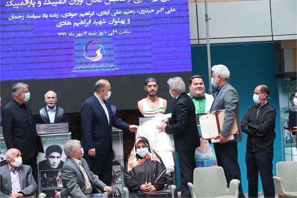 آئین رونمایی از تندیس پنج نفر از  مدال آوران تاریخ المپیک،پارالمپیک و شهدای ورزش کشور