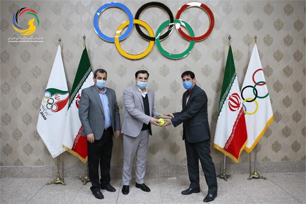 اهدایی انجمن بیس بال و سافت بال به موزه ملی ورزش