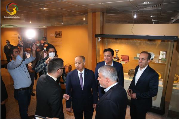 بازدید حسین المسلم مدیر کل شورای المپیک آسیا و رئیس فدراسیون بین المللی شنا از موزه ملی ورزش، المپیک، پارالمپیک