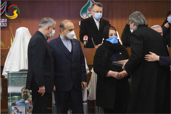 رونمایی از 5 تندیس قهرمانان ورزش کشور 9 دی 1399