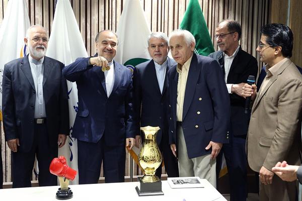 مراسم اهدا مدال و کاپ افتخارآفرینان ورزش کشور به موزه المپیک و پارالمپیک پارت دوم