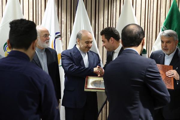 مراسم اهدا مدال و کاپ افتخارآفرینان ورزش کشور به موزه المپیک و پارالمپیک پارت دوم