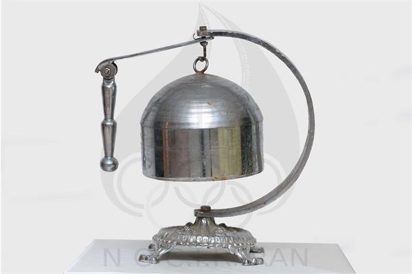 زنگ قدیمی زورخانه با قدمتی 80 ساله جنس آهن