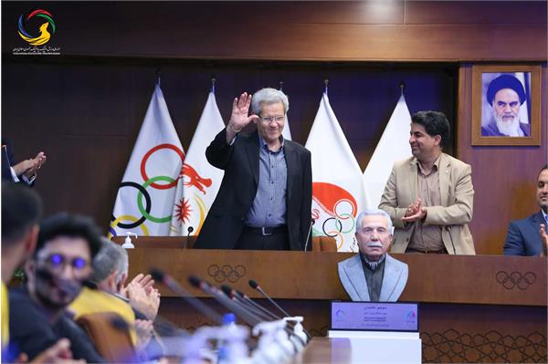 مراسم تجلیل از پیشکسوتان بوکس ایران و رونمایی از سردیس ماسیس هامبارسومیان