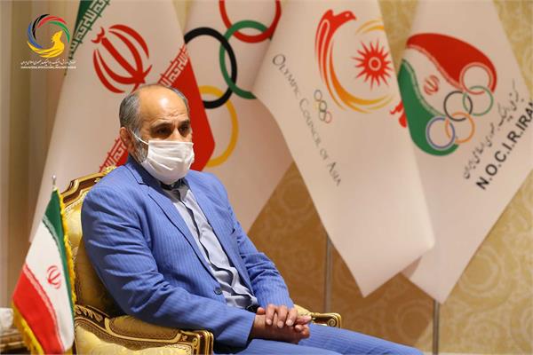 اولین اهدایی مدال نقره المپیک بارسلون به موزه ملی ورزش توسط عسکری محمدیان