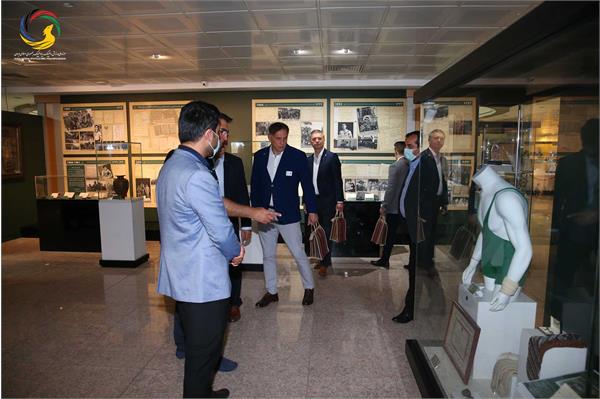 بازدید پیتر باچا عضو مجارستانی هیئت رئیسه اتحادیه جهانی کشتی از موزه ملی ورزش، المپیک، پارالمپیک