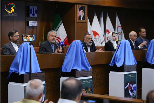 مراسم رونمایی از سردیس قهرمانان المپیک (علیرضا دبیر، یوسف کرمی، مراد محمدی، حمید سوریان و بهداد سلیمی)