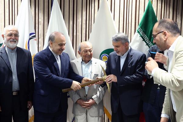 مراسم اهدا مدال و کاپ افتخارآفرینان ورزش کشور به موزه المپیک و پارالمپیک پارت دوم