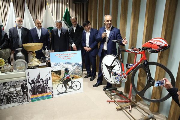 مراسم اهدا مدال و کاپ افتخارآفرینان ورزش کشور به موزه المپیک و پارالمپیک پارت دوم