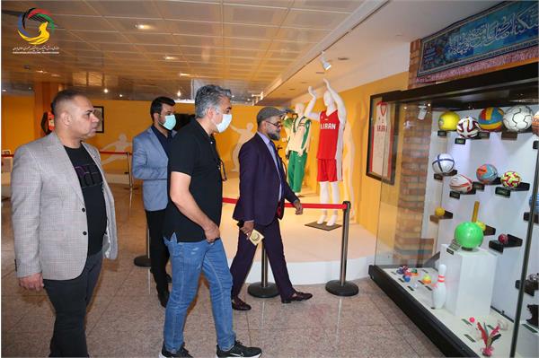 بازدید دکتر صفا صاحب نیف رئیس فدراسیون تنیس عراق از موزه ملی ورزش، المپیک، پارالمپیک