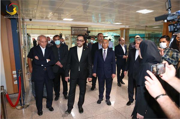 بازدید حسین المسلم مدیر کل شورای المپیک آسیا و رئیس فدراسیون بین المللی شنا از موزه ملی ورزش، المپیک، پارالمپیک