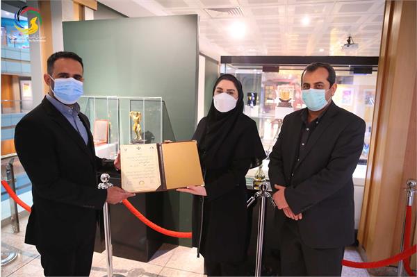 اهدایی رضا لک قهرمان پرورش اندام به موزه ملی ورزش، المپیک، پارالمپیک