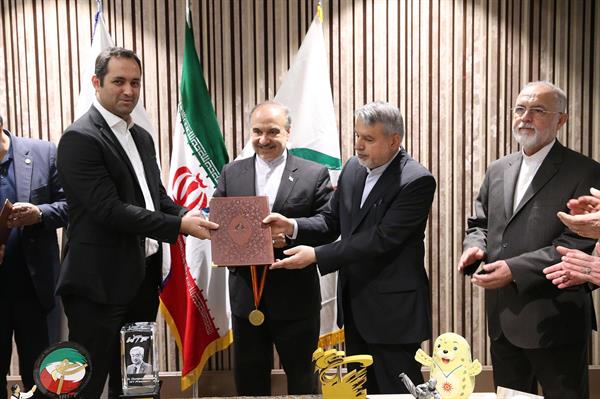 مراسم اهدا مدال و کاپ افتخارآفرینان ورزش کشور به موزه المپیک و پارالمپیک پارت اول