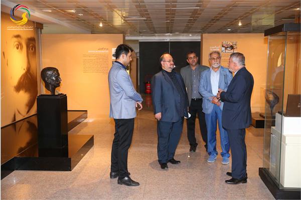 بازدید محمد شریعتمداری وزیر سابق تعاون، کار و رفاه اجتماعی از موزه ملی ورزش، المپیک، پارالمپیک