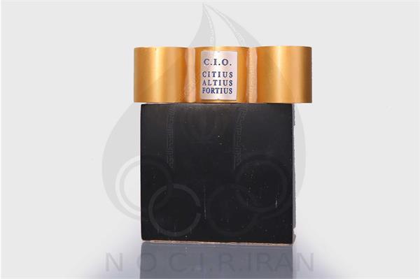 نماد پنج حلقه المپیک با شعار سریع تر، بالاتر، قوی تر