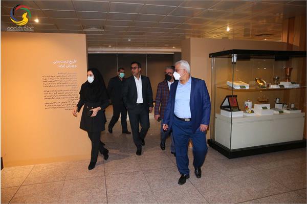 بازدید ریاست اتاق بازرگانی ایران و قطر از موزه ملی ورزش، المپیک، پارالمپیک