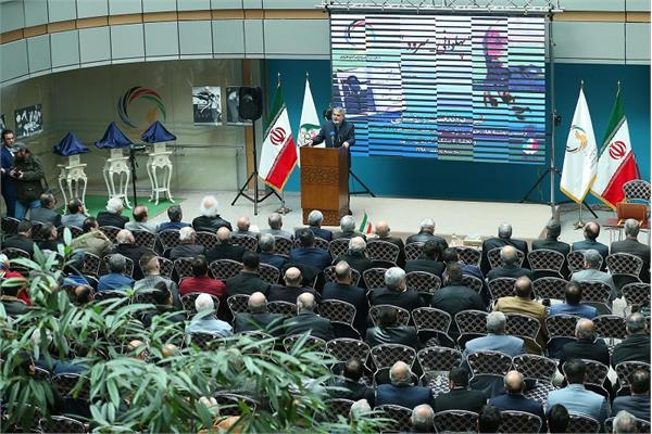 آیین بزرگداشت و رونمایی از دست نوشته های غلامرضا تختی