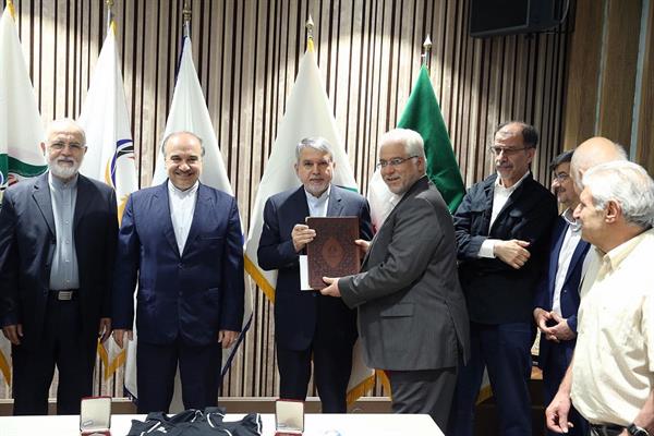 مراسم اهدا مدال و کاپ افتخارآفرینان ورزش کشور به موزه المپیک و پارالمپیک پارت دوم