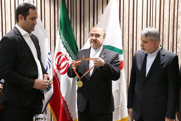 مراسم اهدا مدال و کاپ افتخارآفرینان ورزش کشور به موزه المپیک و پارالمپیک پارت اول