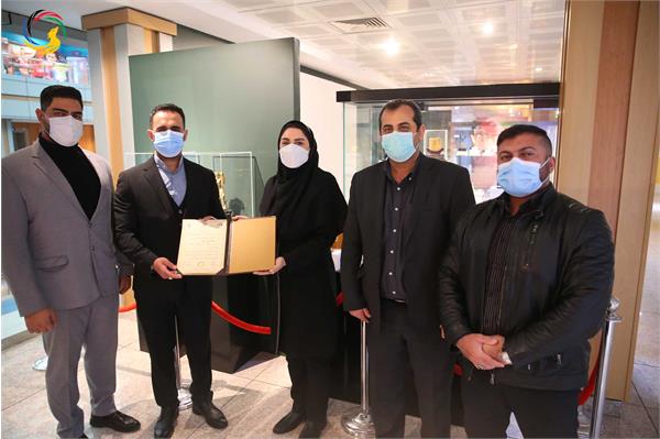 اهدایی رضا لک قهرمان پرورش اندام به موزه ملی ورزش، المپیک، پارالمپیک