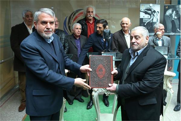 آیین بزرگداشت و رونمایی از دست نوشته های غلامرضا تختی