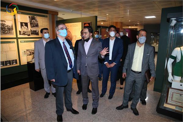 بازدید گاستون پاراژ رئیس فدراسیون جهانی پاورلیفتینگ از موزه ملی ورزش، المپیک، پارالمپیک