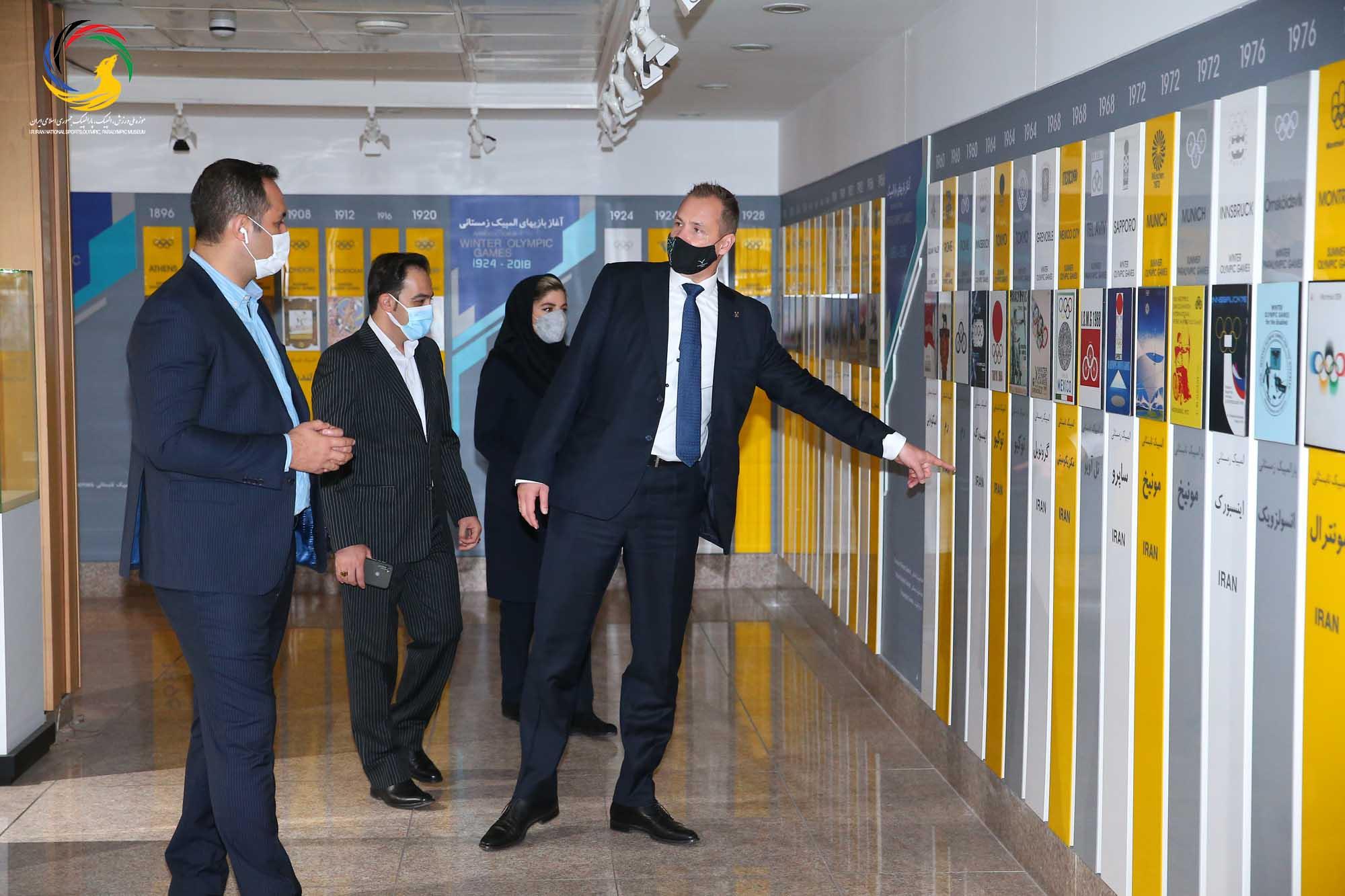 بازدید رئیس کمیته ملی المپیک مجارستان با هیئت همراه از موزه ملی ورزش، المپیک، پارالمپیک