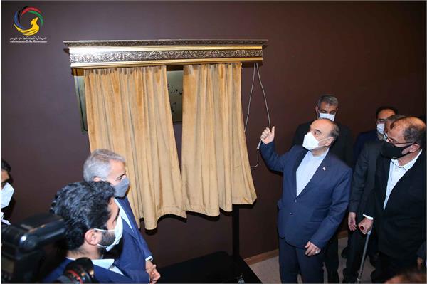 آئین رونمایی از سردیس ده نفر از قهرمانان تاریخ المپیک و پارالمپیک