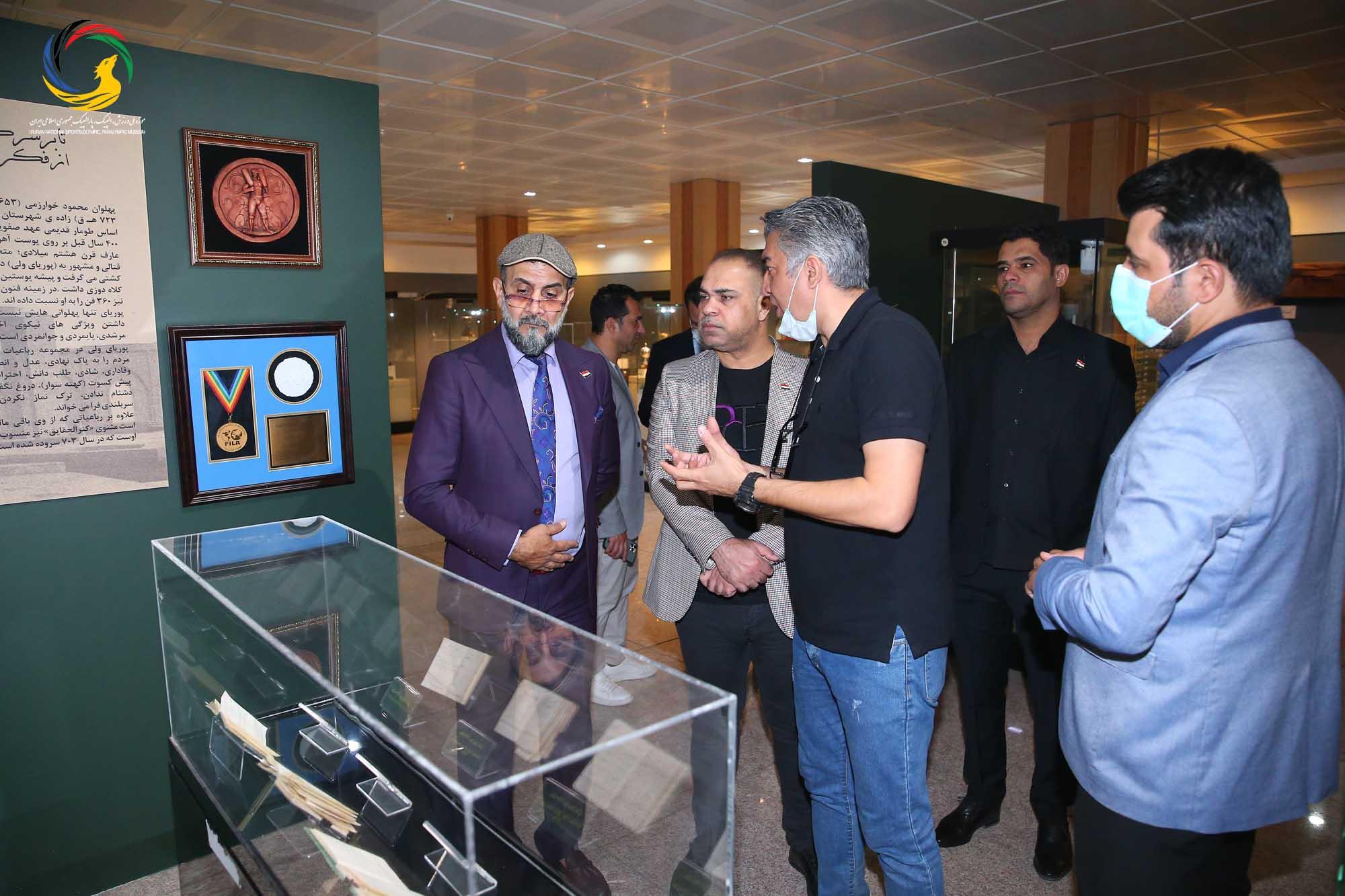بازدید دکتر صفا صاحب نیف رئیس فدراسیون تنیس عراق از موزه ملی ورزش، المپیک، پارالمپیک