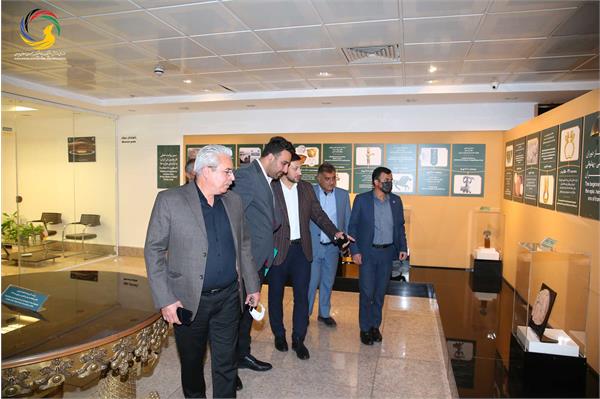 بازدید ایوان تیخن رئیس فدراسیون دو و میدانی بلاروس از موزه ملی ورزش، المپیک، پارالمپیک