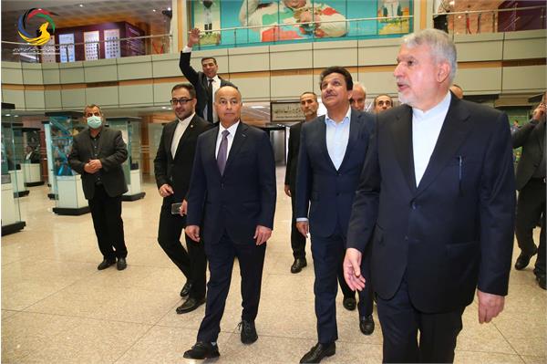 بازدید حسین المسلم مدیر کل شورای المپیک آسیا و رئیس فدراسیون بین المللی شنا از موزه ملی ورزش، المپیک، پارالمپیک