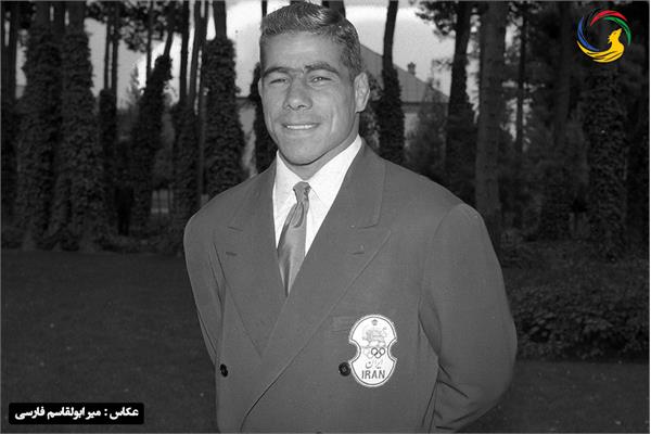 غلامرضا تختی پیش از اعزام به بازی‌های المپیک ۱۹۵۶ ملبورن