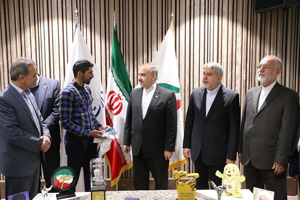 مراسم اهدا مدال و کاپ افتخارآفرینان ورزش کشور به موزه المپیک و پارالمپیک پارت اول